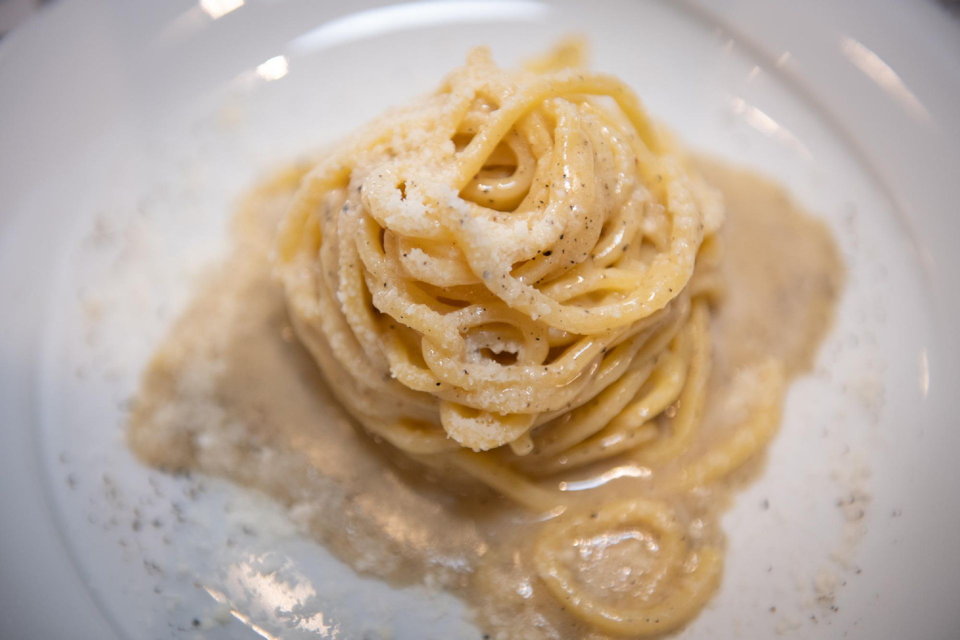 Tonnarelli cacio e pepe, piatto tipico romano